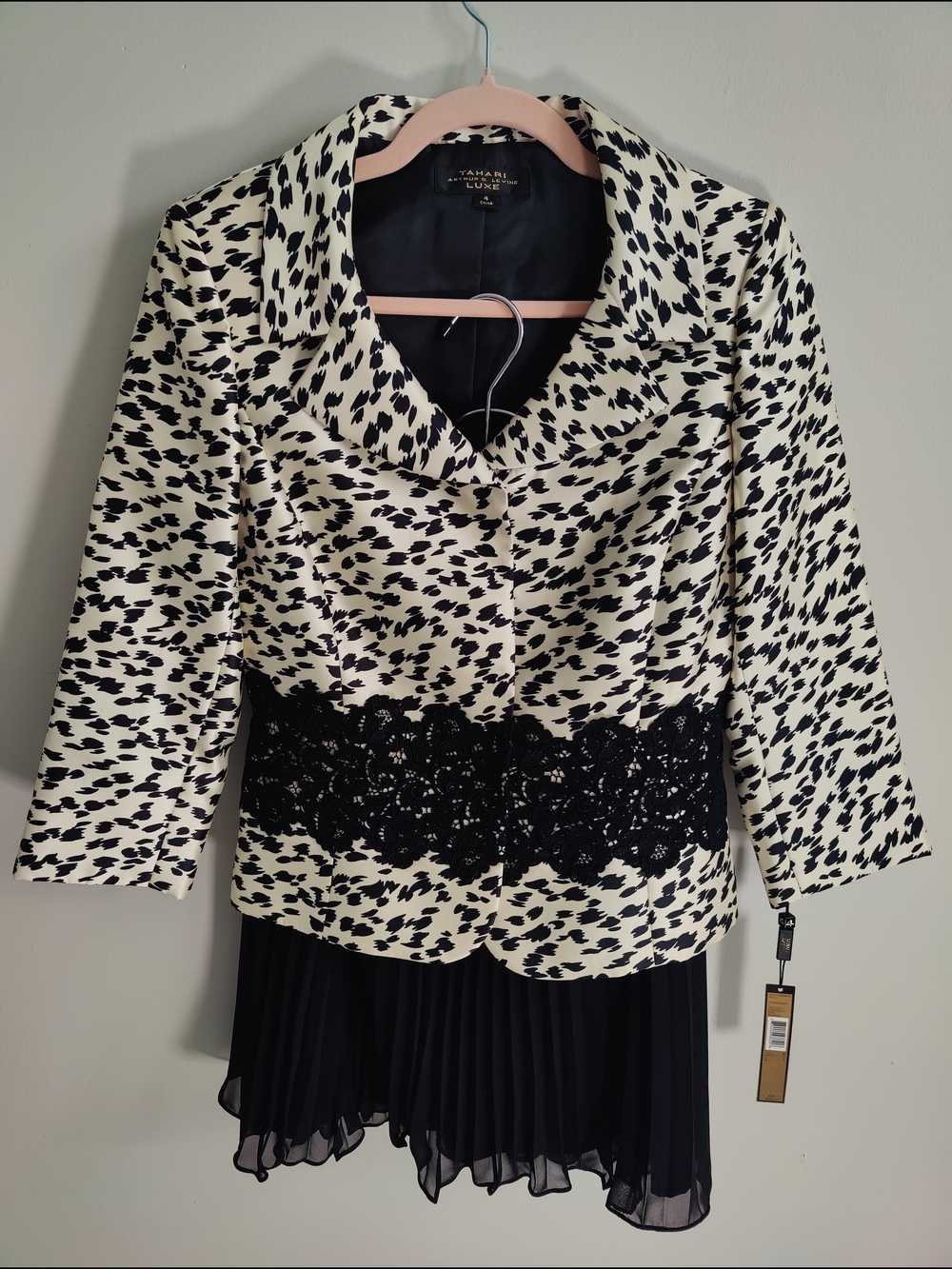 Tahari ASL Black & White Cropped Jacket with Lace Waist